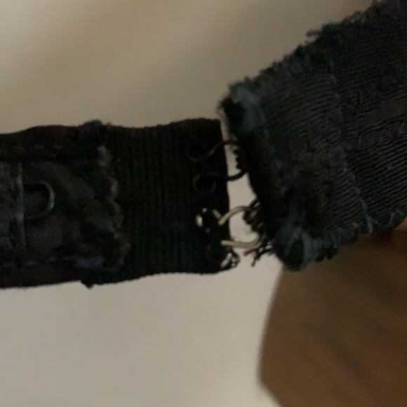 BALI FLATTERLACE  BRA 34-B , UNDERWIRE. PREOWNED - Picture 16 of 16